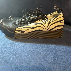Dr. Martens size 5uk size 7 US canvas and leather zebra print shoes!